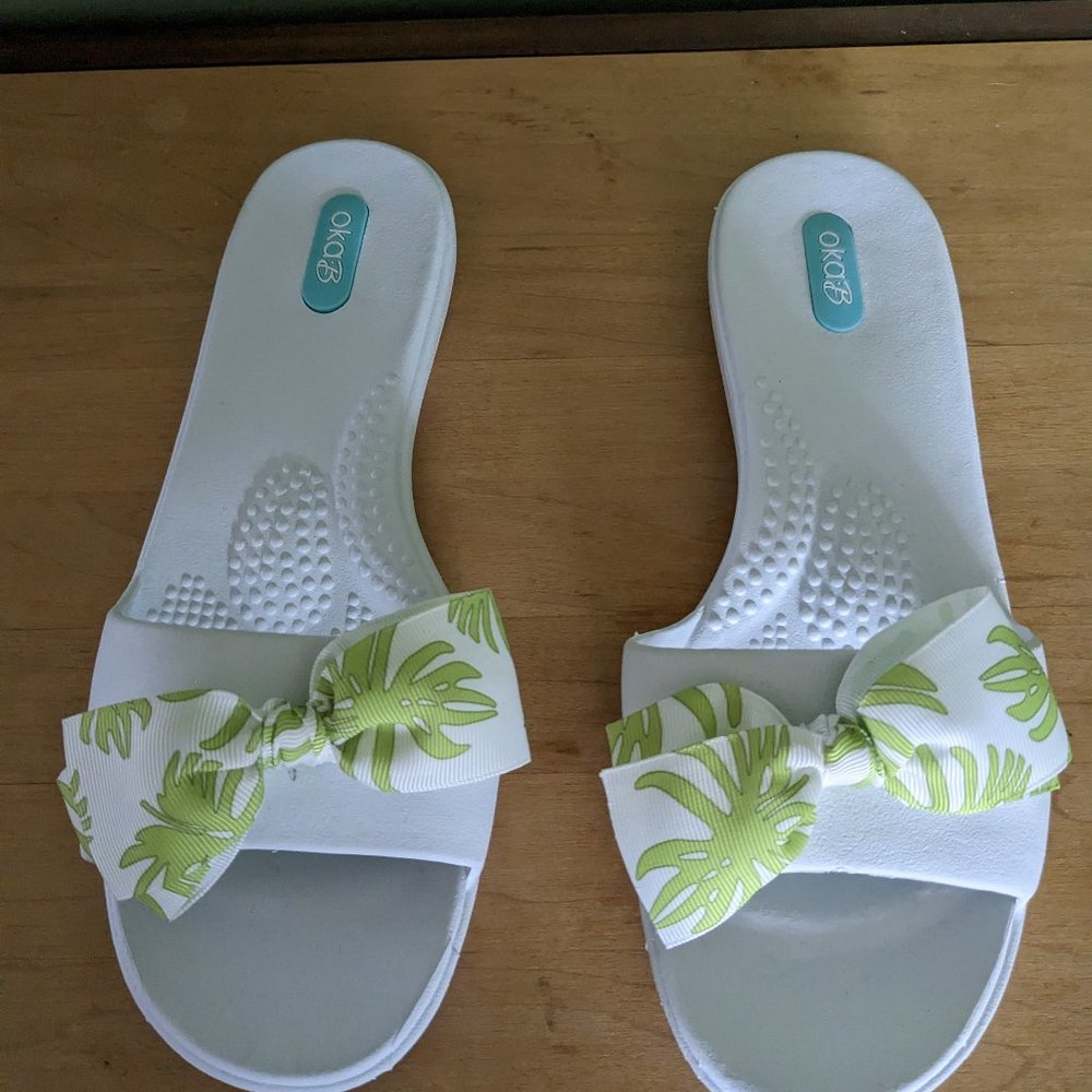 Oka-b White Slide Sandals